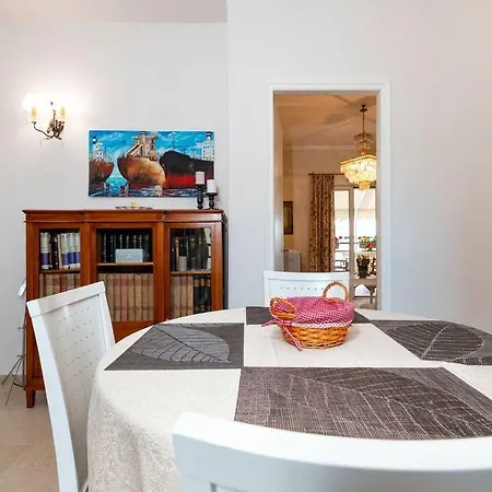 Siora Marika Apartmán *